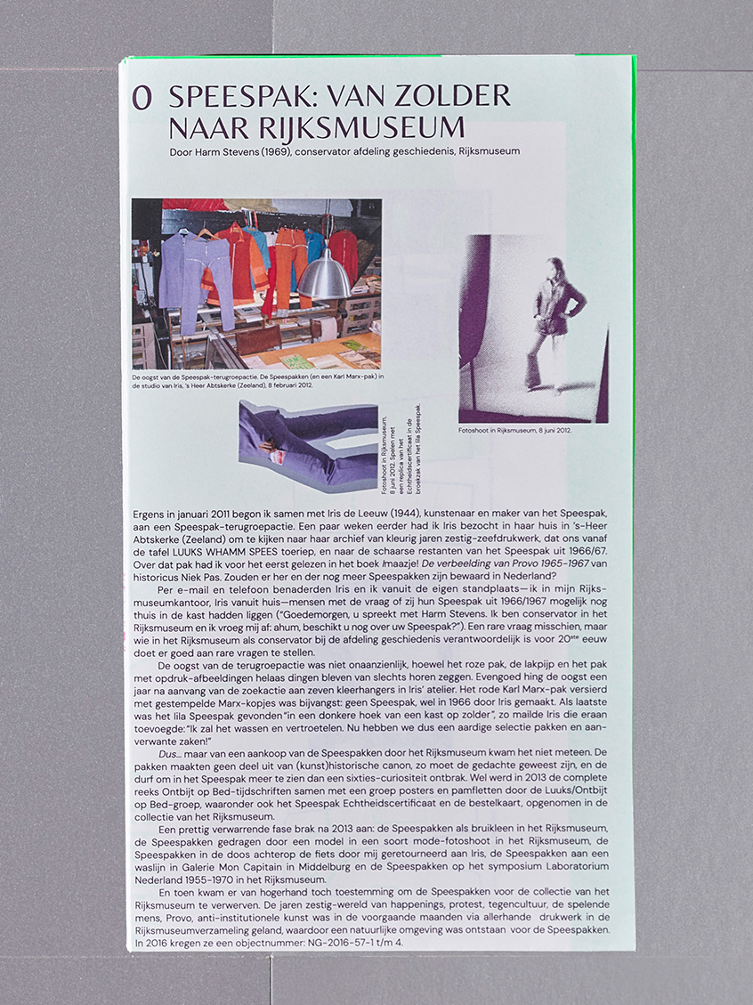 Booklook issue 3: de broek, publicatie deel 2, opgevouwen. Foto: Scheltens & Abbenes.